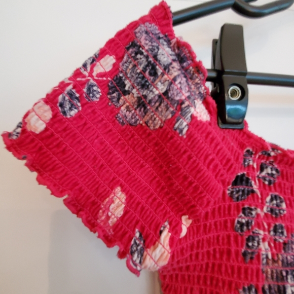 Fuscia Shirred Bodice Off the Shoulder Dress - Picture 5 of 7